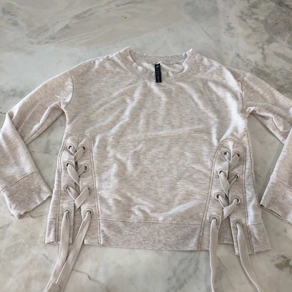 NWOT Light sweater